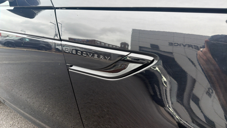 Land Rover Discovery 3.0 D250 R-Dynamic SE 5dr Auto Diesel Station Wagon